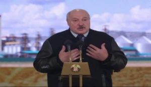 "Я до Зеленського відносився як до своєї дитини": Лукашенко образився на Україну через запровадження санкції проти Білорусі
