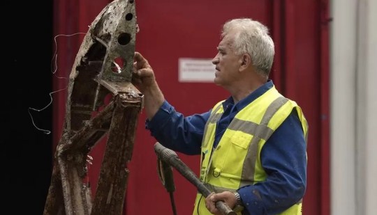 Під Києвом розкопали 8 британських винищувачів