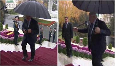 Лукашенко мало не покотився по сходах
