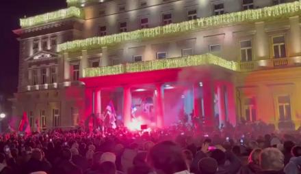 Protesters tried to break into the Belgrade administration building