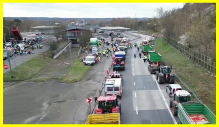 Polish farmers blocked the border with Germany