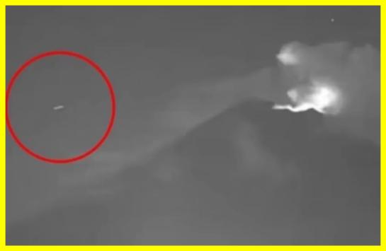 UFOs spotted over volcano in Mexico